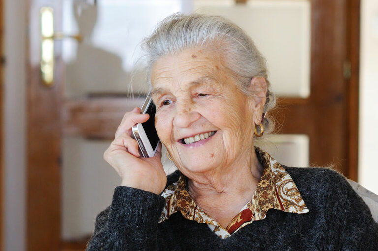 6 Cyber Monday 2023 Phone Plans for Seniors